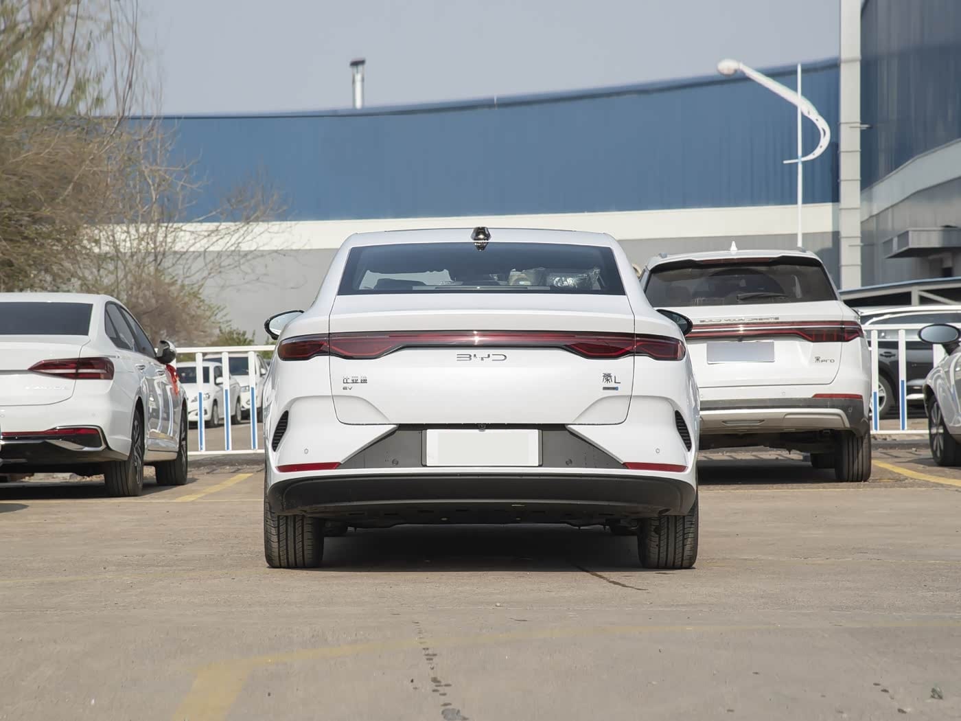 BYD Qin L 470KM Leading 2026, առջևից