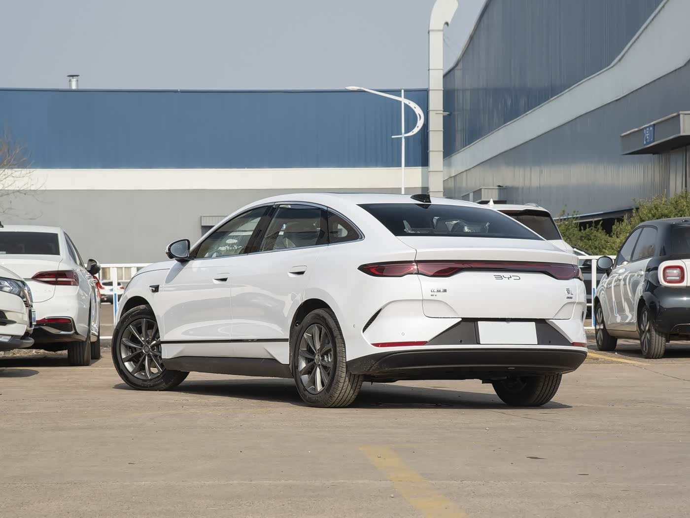 BYD Qin L 470KM Leading 2026, հետևից անկյունագծով