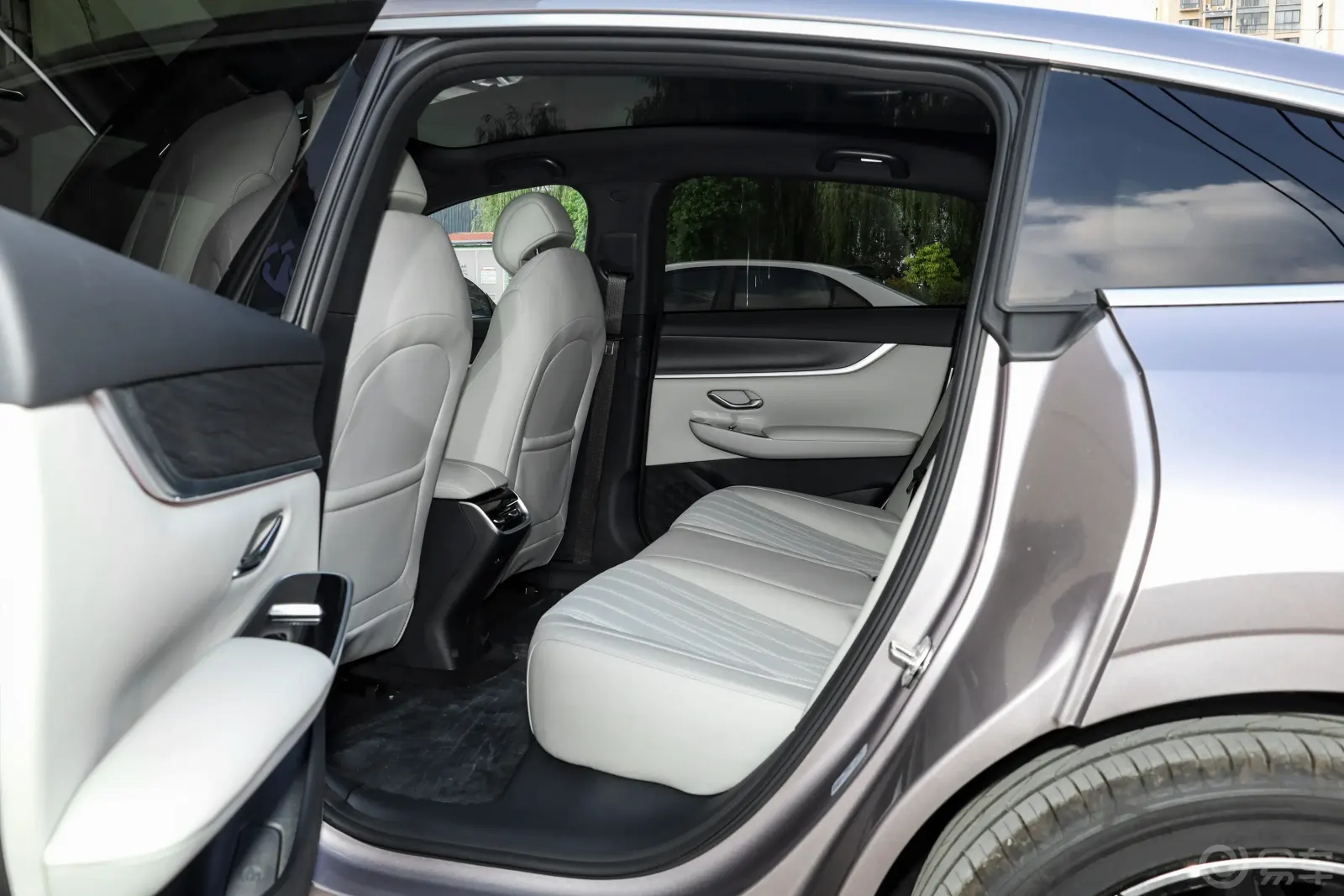 CHANGAN NEVO A07 EREV 310 Flagship — հետևի նստատեղեր