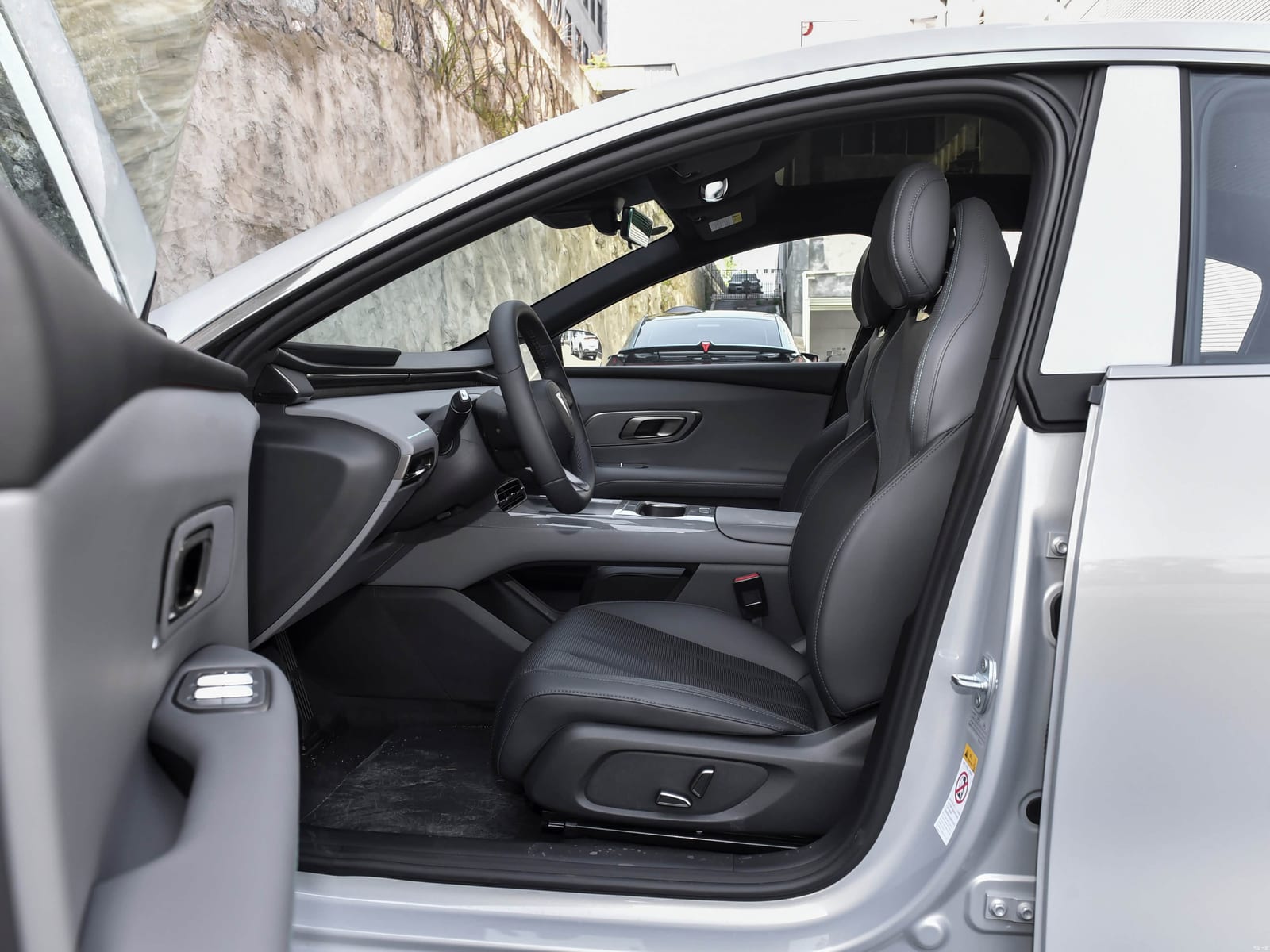 CHANGAN DEEPAL L06 560 Max 2026՝ առջևի նստատեղեր