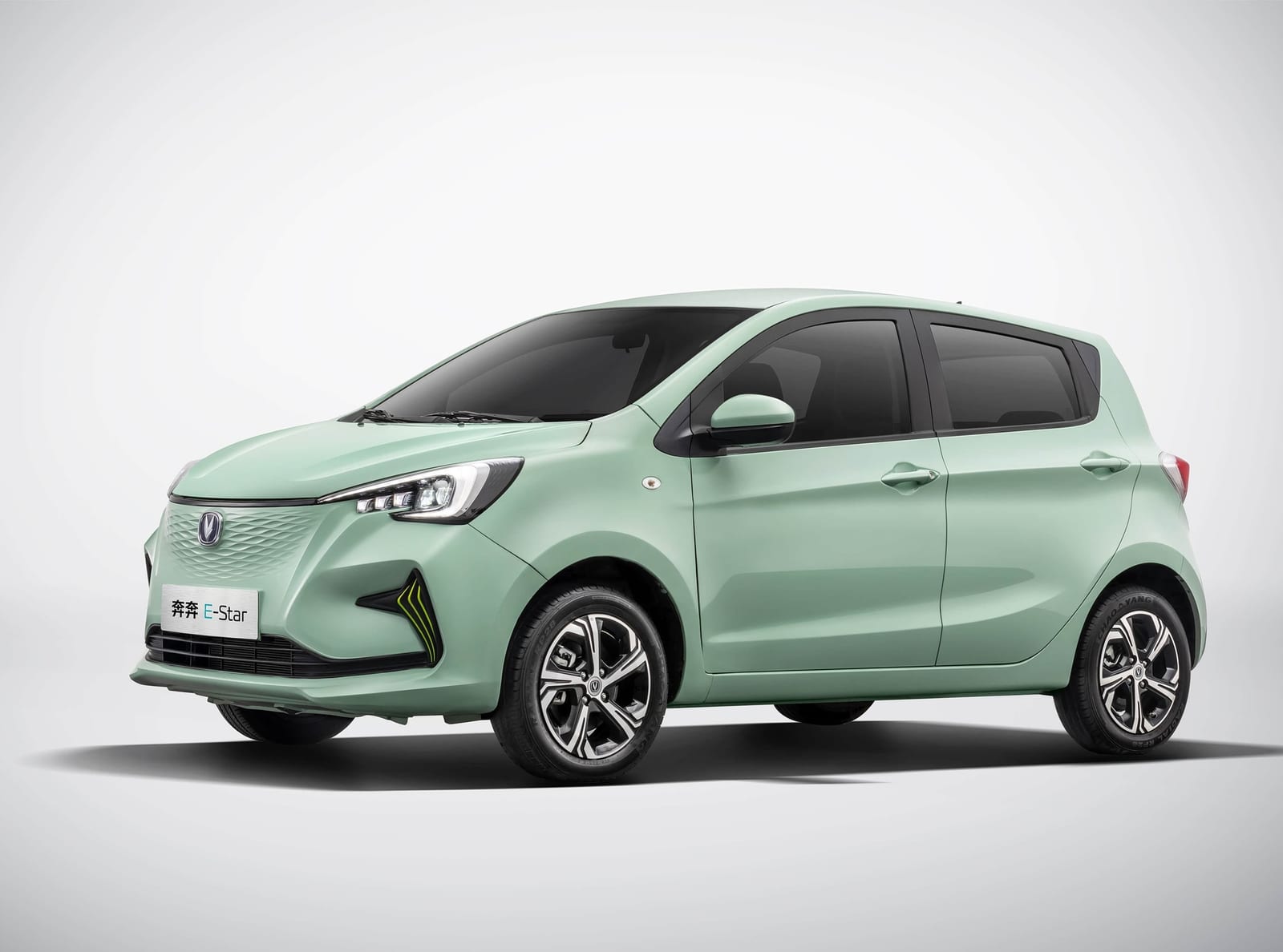 CHANGAN BEN BEN E-STAR 1Charging 2024, կողքից