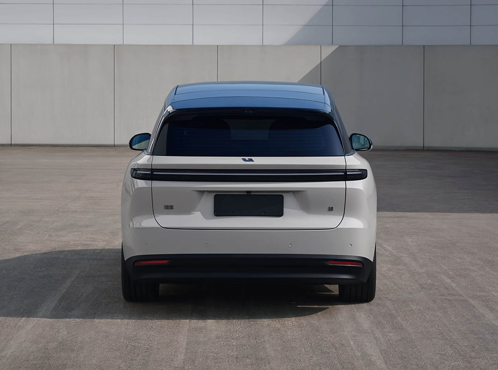 LIXIANG i8 STANDARD AWD 720KM 2026, հետևից