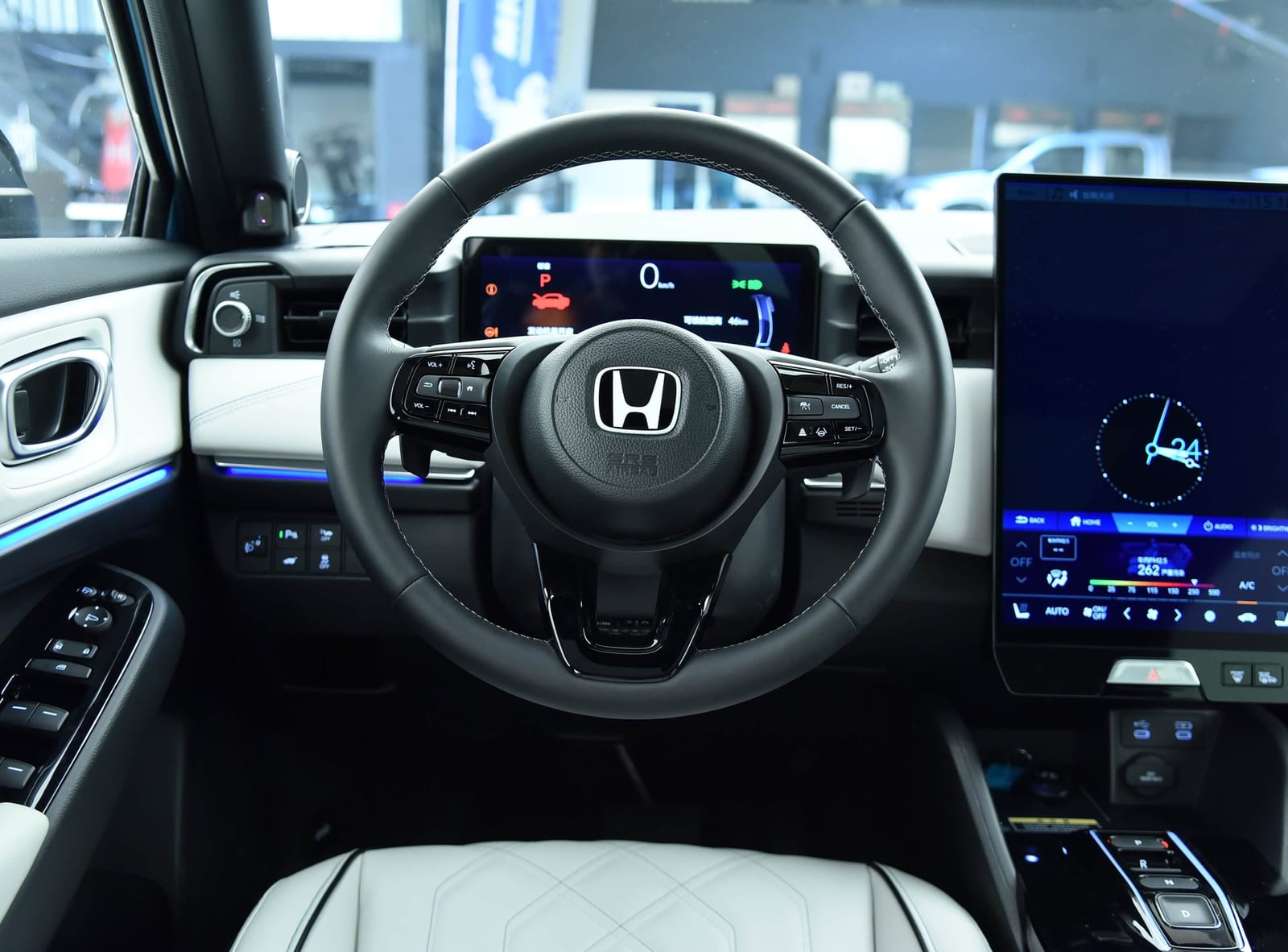 Honda e:NS1 Full 2023, վահանակ
