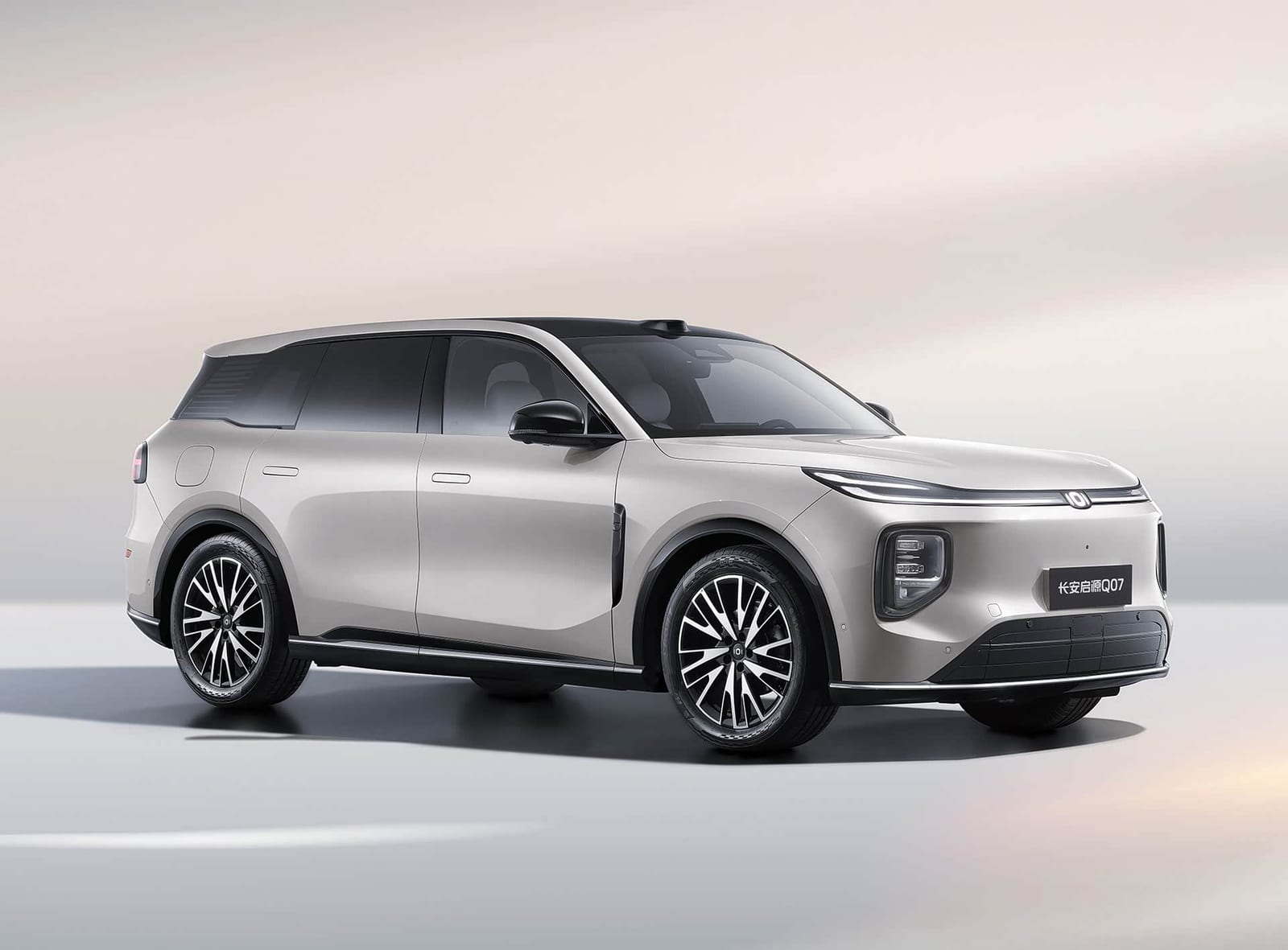 CHANGAN NEVO Q07 PHEV Smart Drive Flagship 215 2026, կողքից