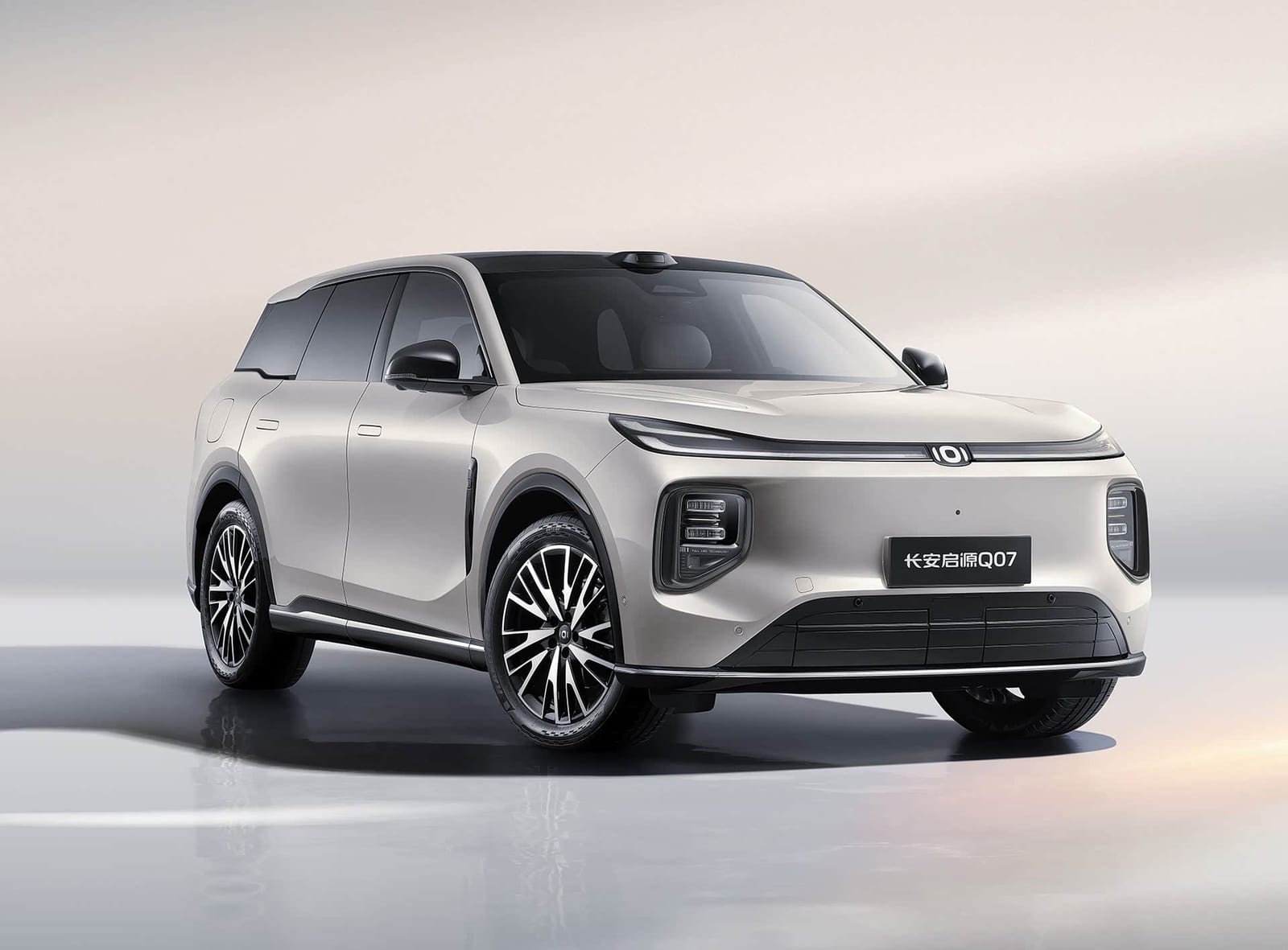 CHANGAN NEVO Q07 PHEV Smart Drive Flagship 215 2026, առջևից անկյունագծով