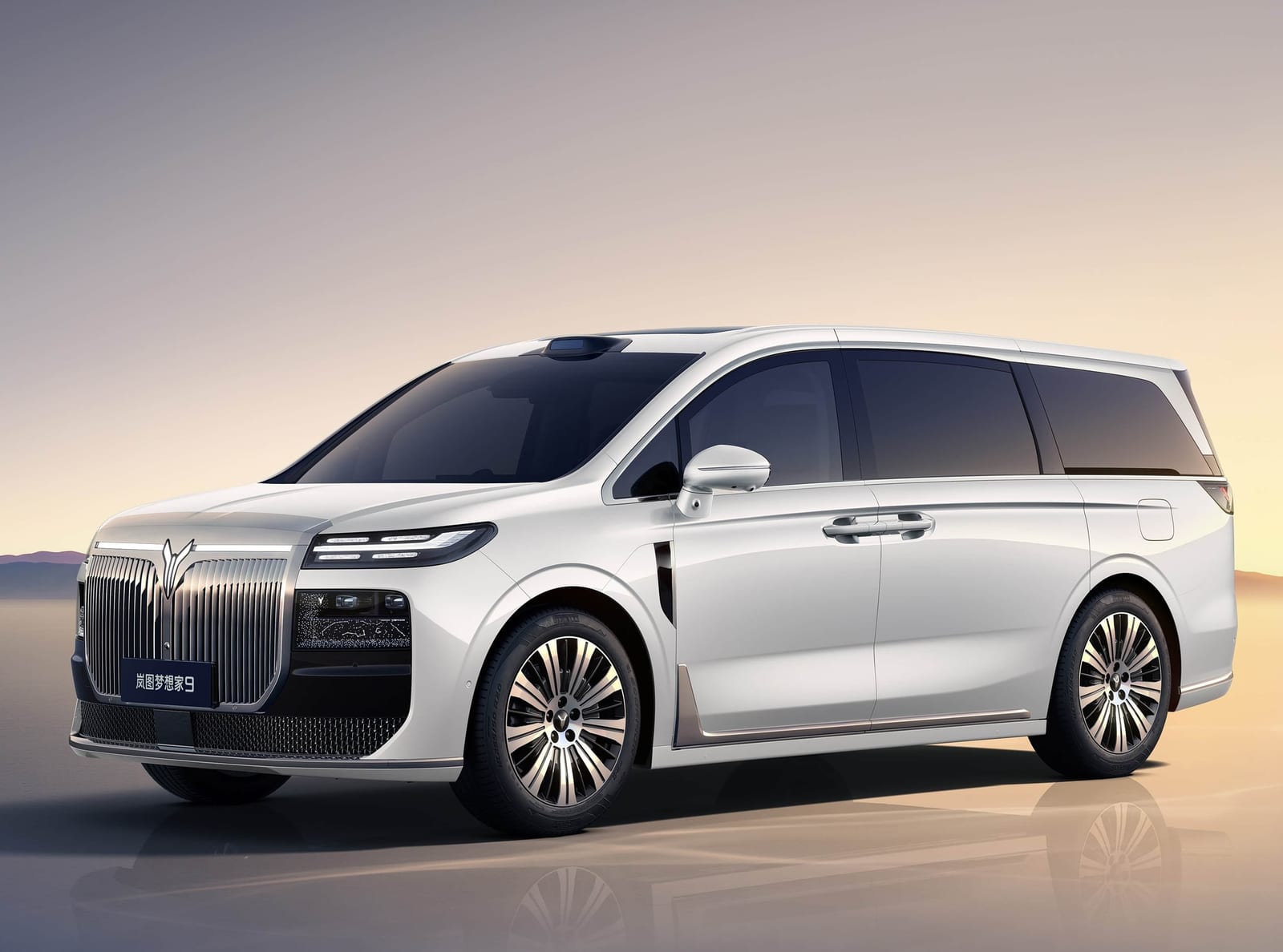 VOYAH DREAM PHEV 350 km AWD 2026, կողքից