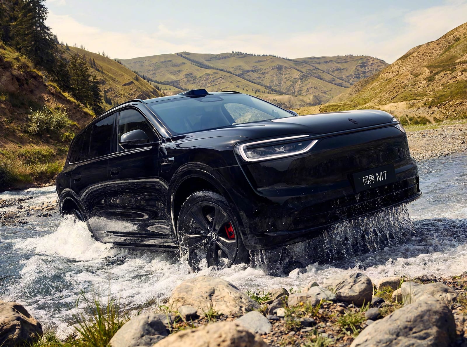 Aito M7 Ultra AWD 5-seat 2025, առջևից անկյունագծով