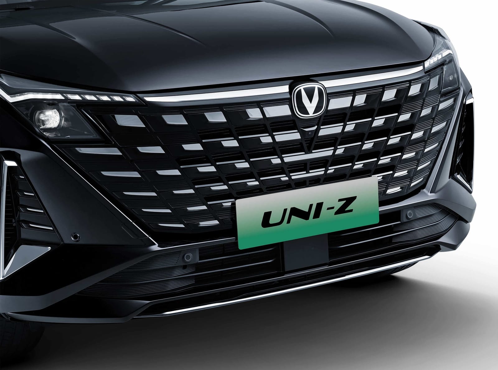 CHANGAN UNI-Z Progressive 130 km 2026, առջևից
