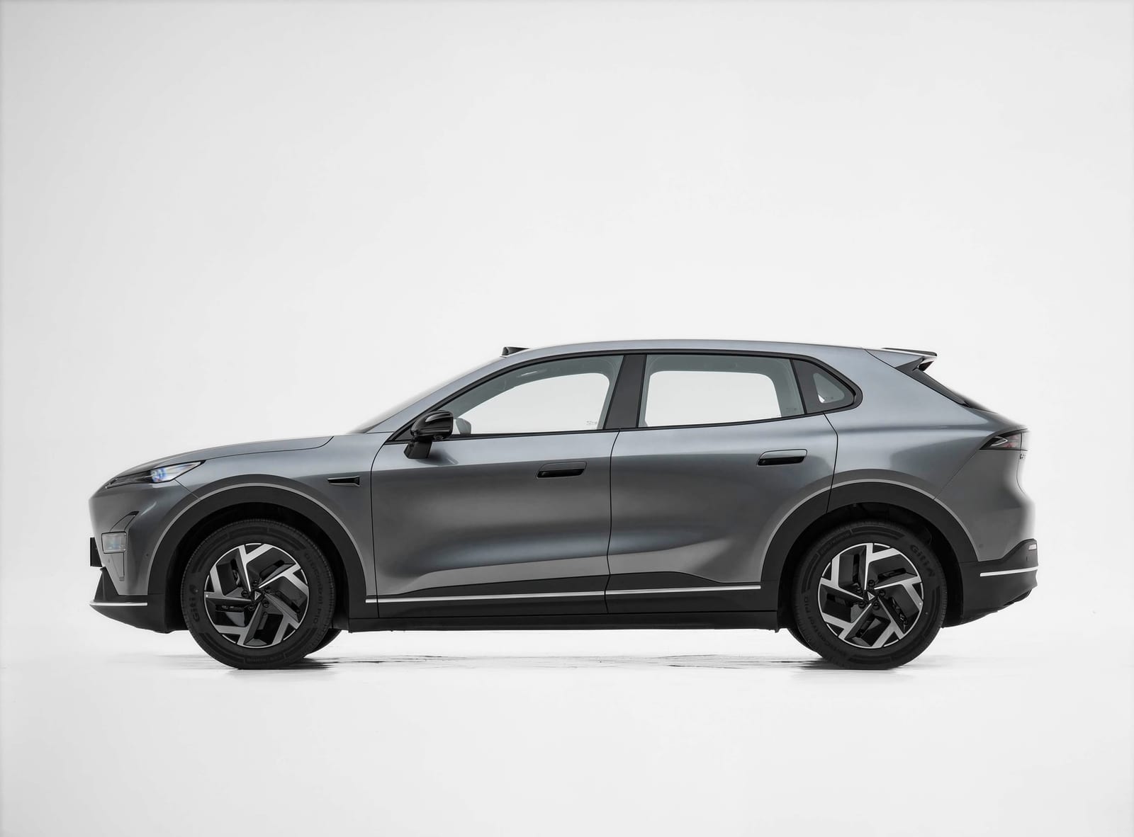 CHANGAN DEEPAL S05 620 Ultra 2026, կողքից