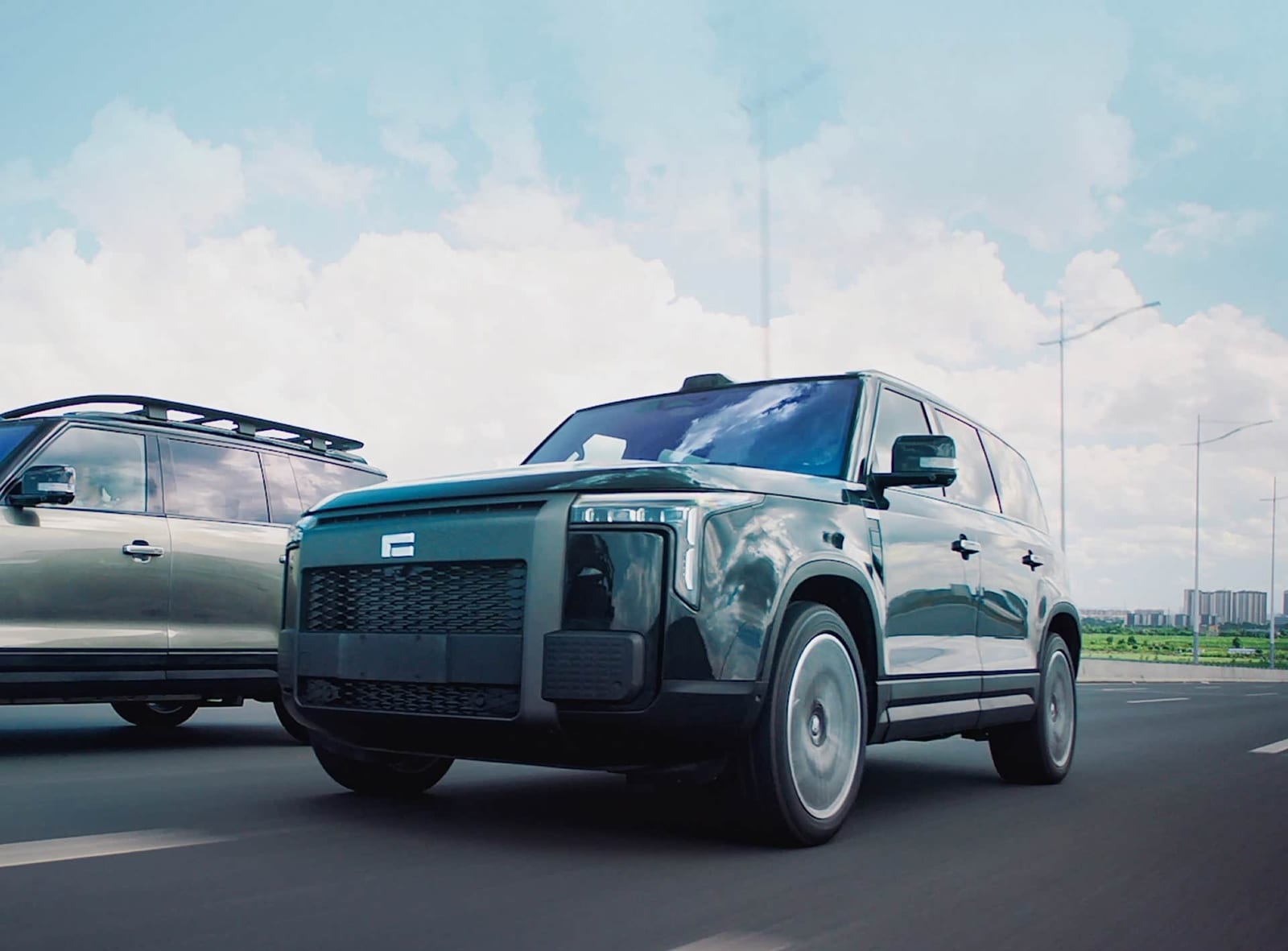 ROX 01 Premium Long Range 6-seat 2026, առջևից անկյունագծով