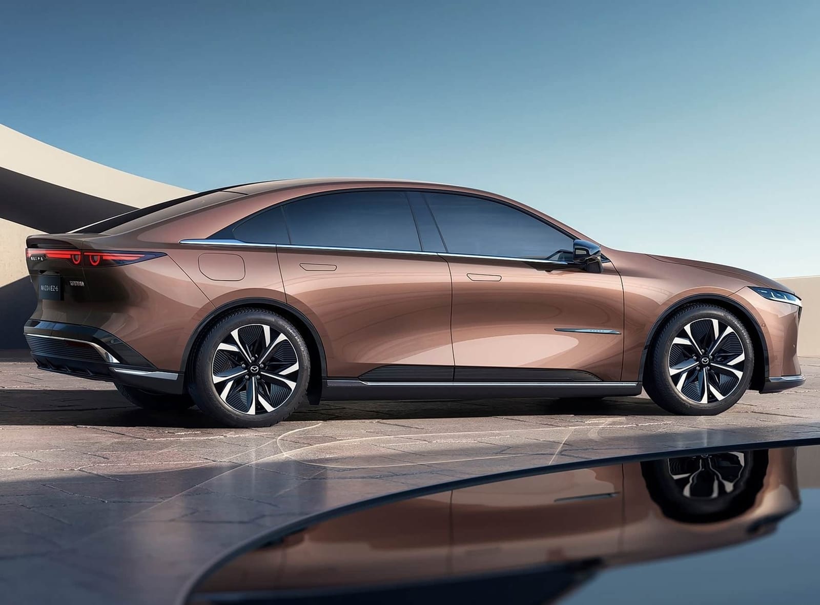 Mazda EZ-6 BEV 600 km 2025, կողքից