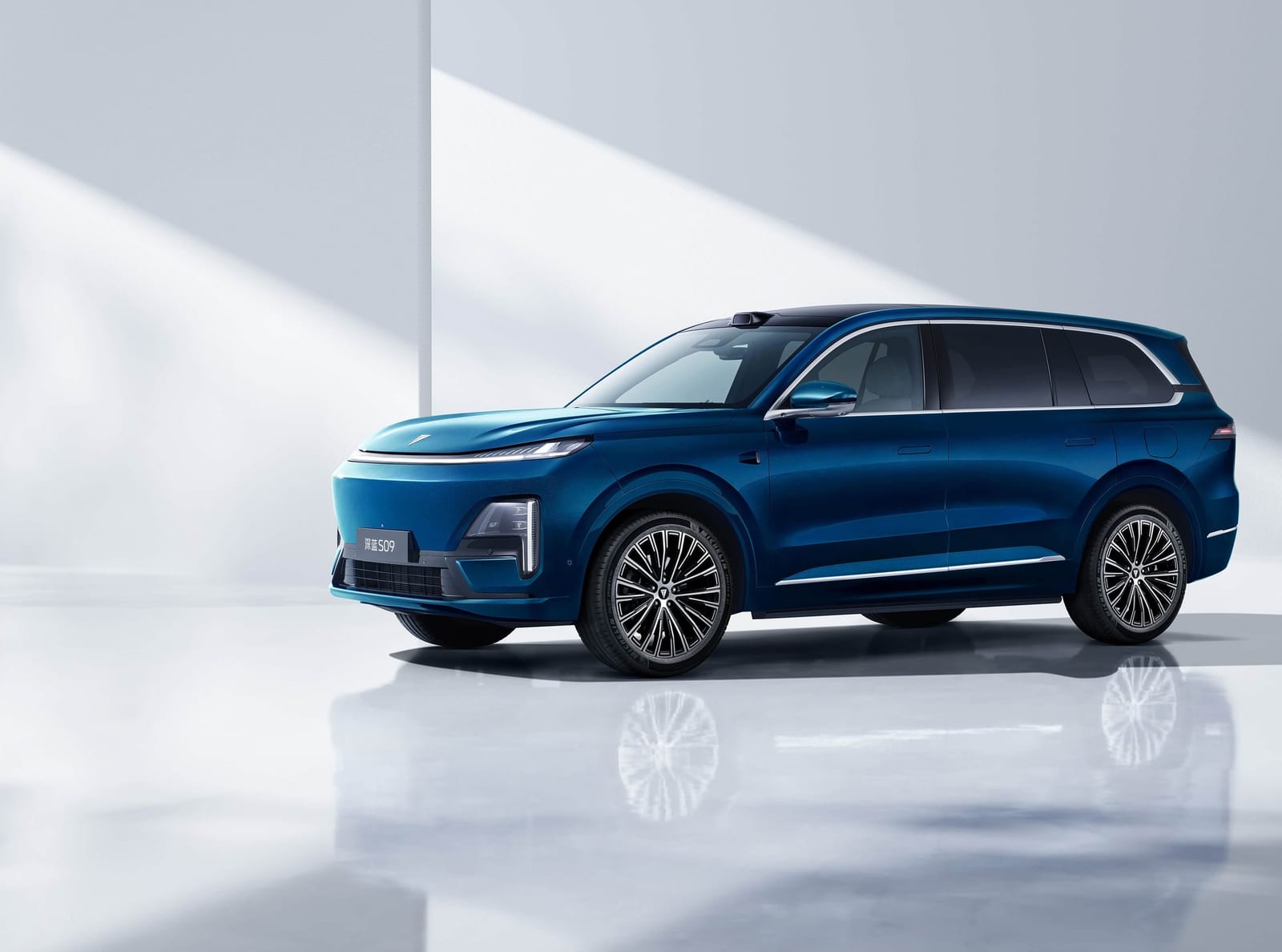 CHANGAN DEEPAL S09 AWD Ultra+ Long 2026, կողքից