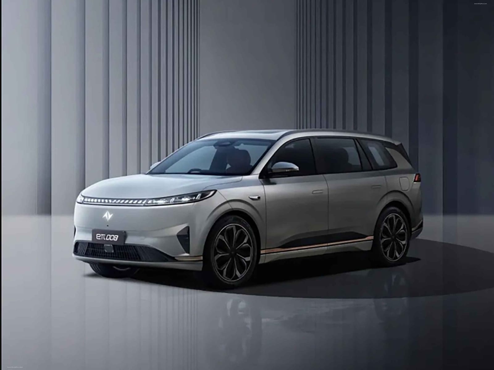 Dongfeng 008 REEV 6-seat RWD 2026, կողքից