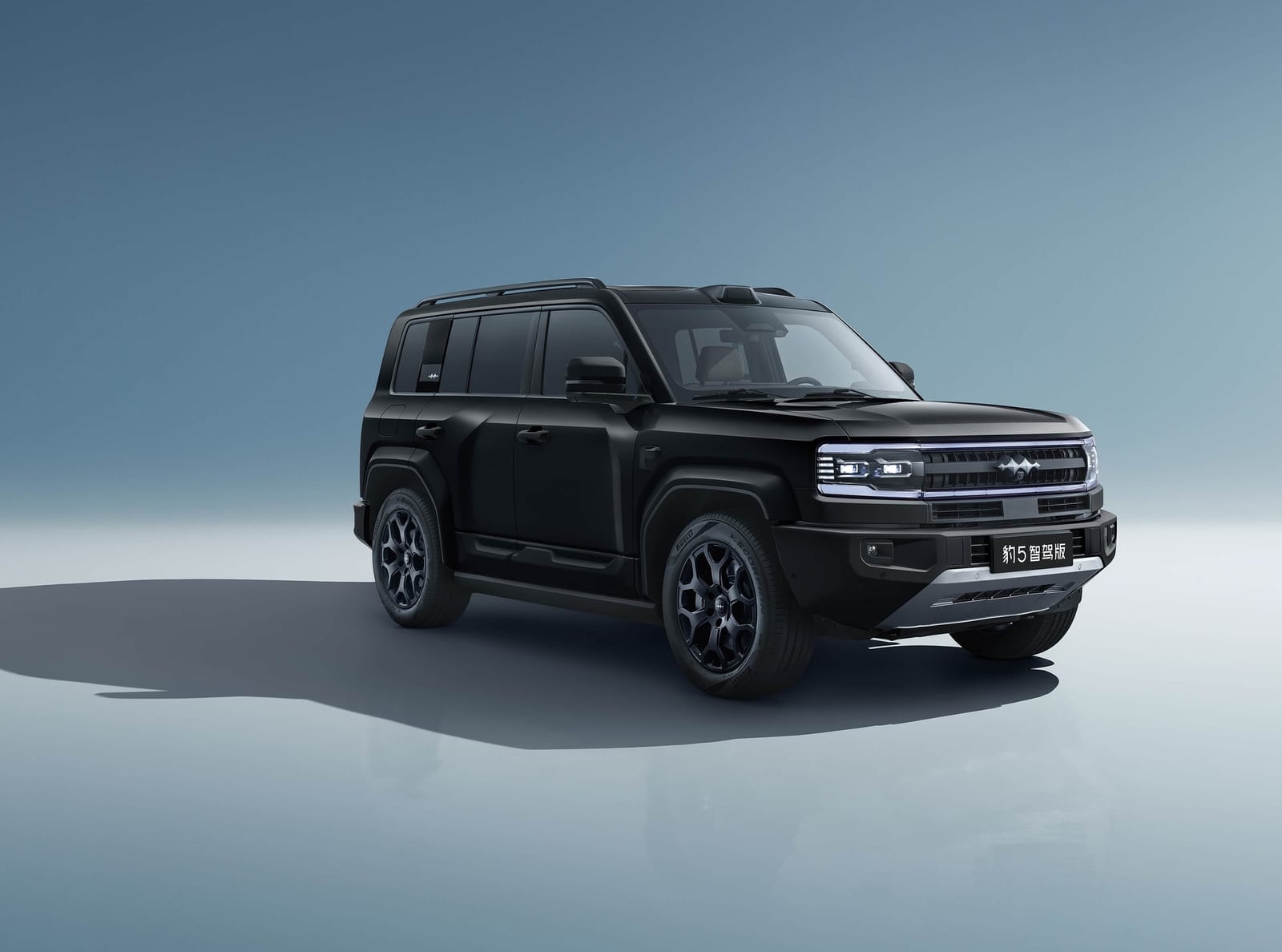 BYD Leopard 5 210KM Ultra 2025, առջևից անկյունագծով