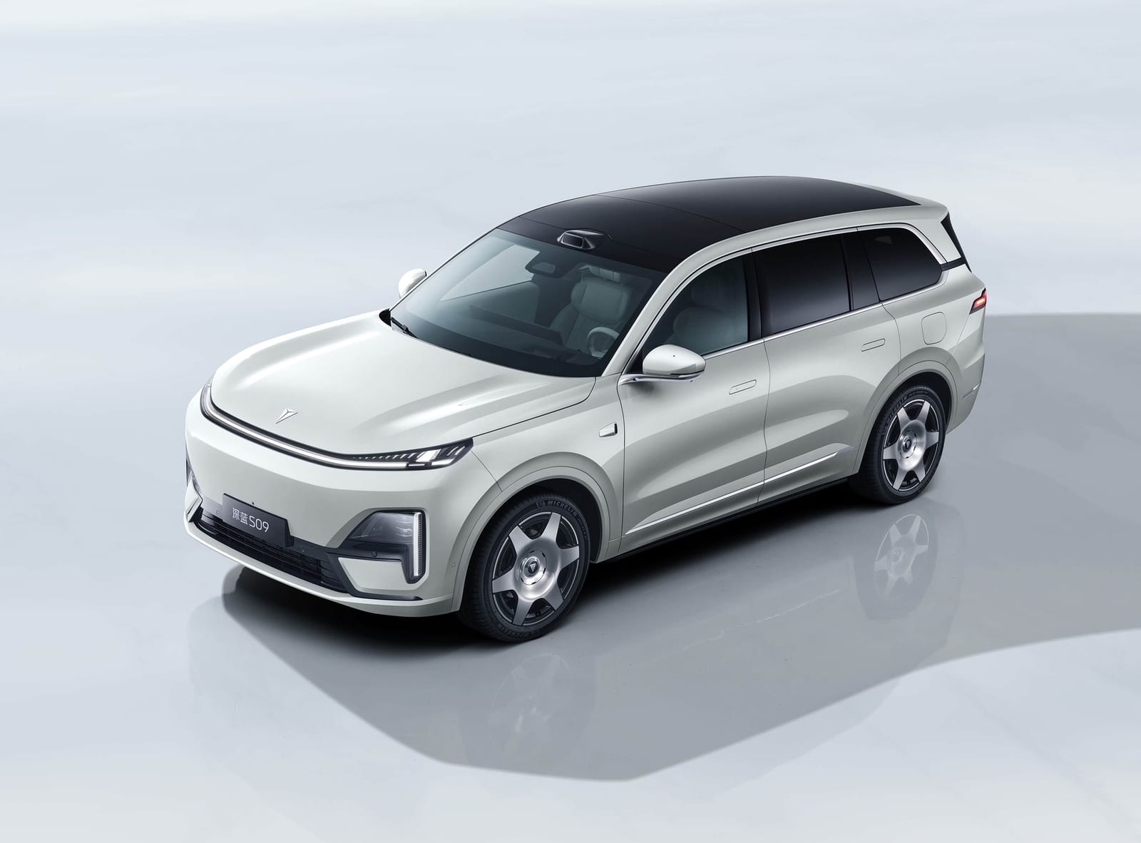 CHANGAN DEEPAL S09 AWD Ultra+ Long 2026, առջևից անկյունագծով