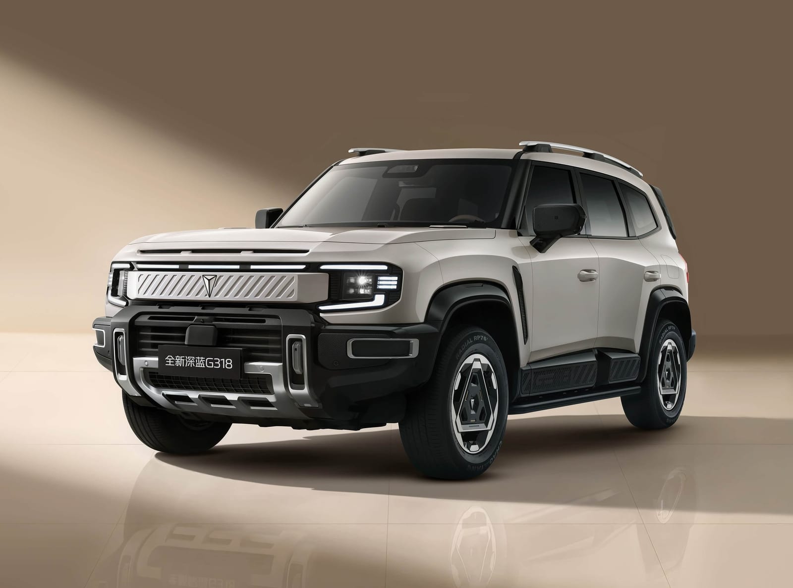 CHANGAN DEEPAL G318 AWD REEV 170KM 2025, առջևից անկյունագծով