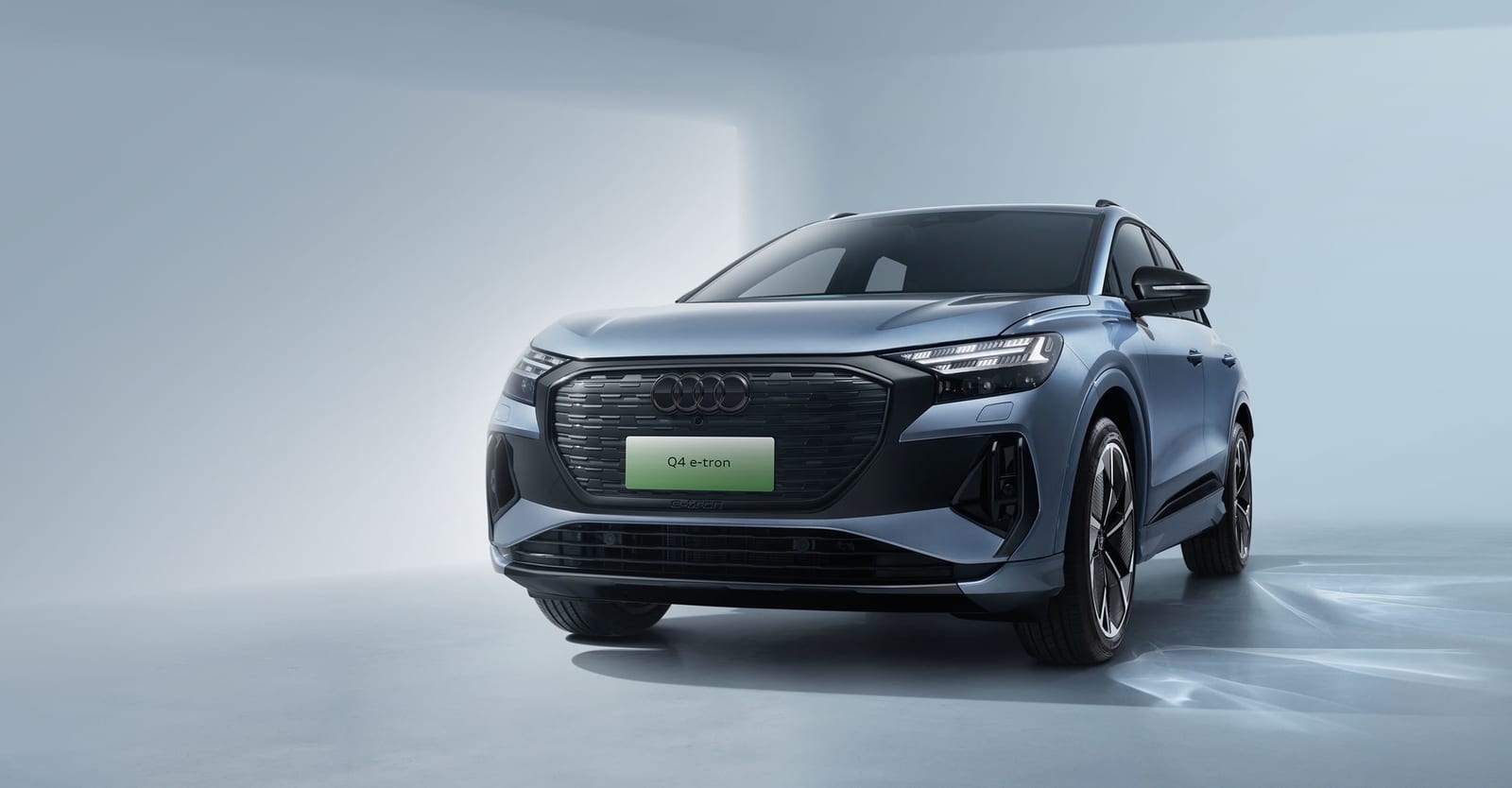 AUDI e-tron 40 2025, առջևից անկյունագծով