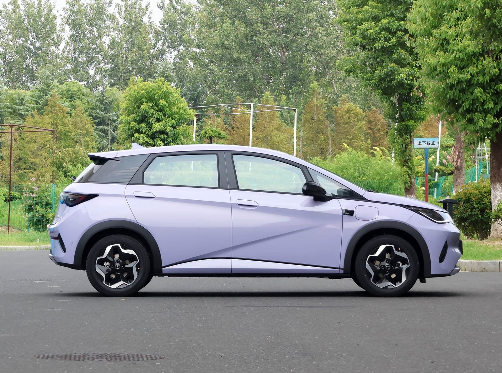 BYD Dolphin Smart Driving Knight 520KM 2025, կողքից