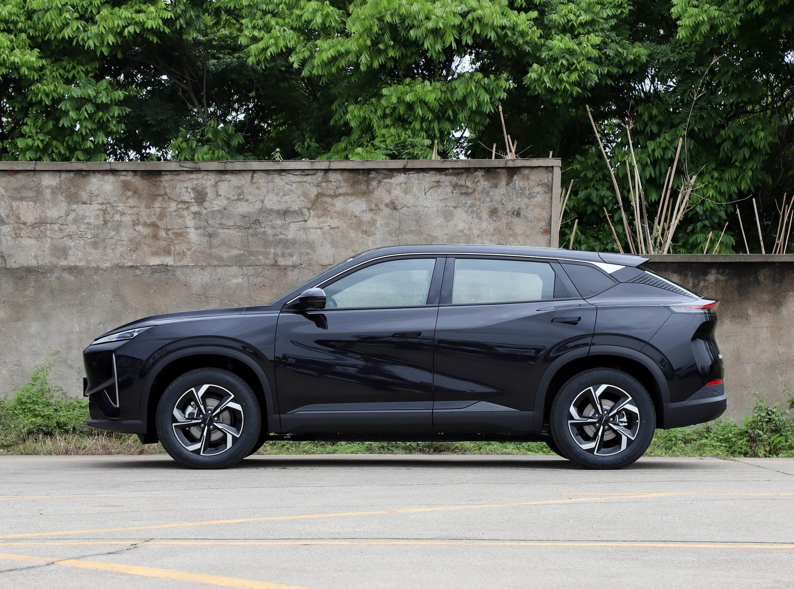 Dongfeng Aeolus L7 EV 530KM 2026, կողքից