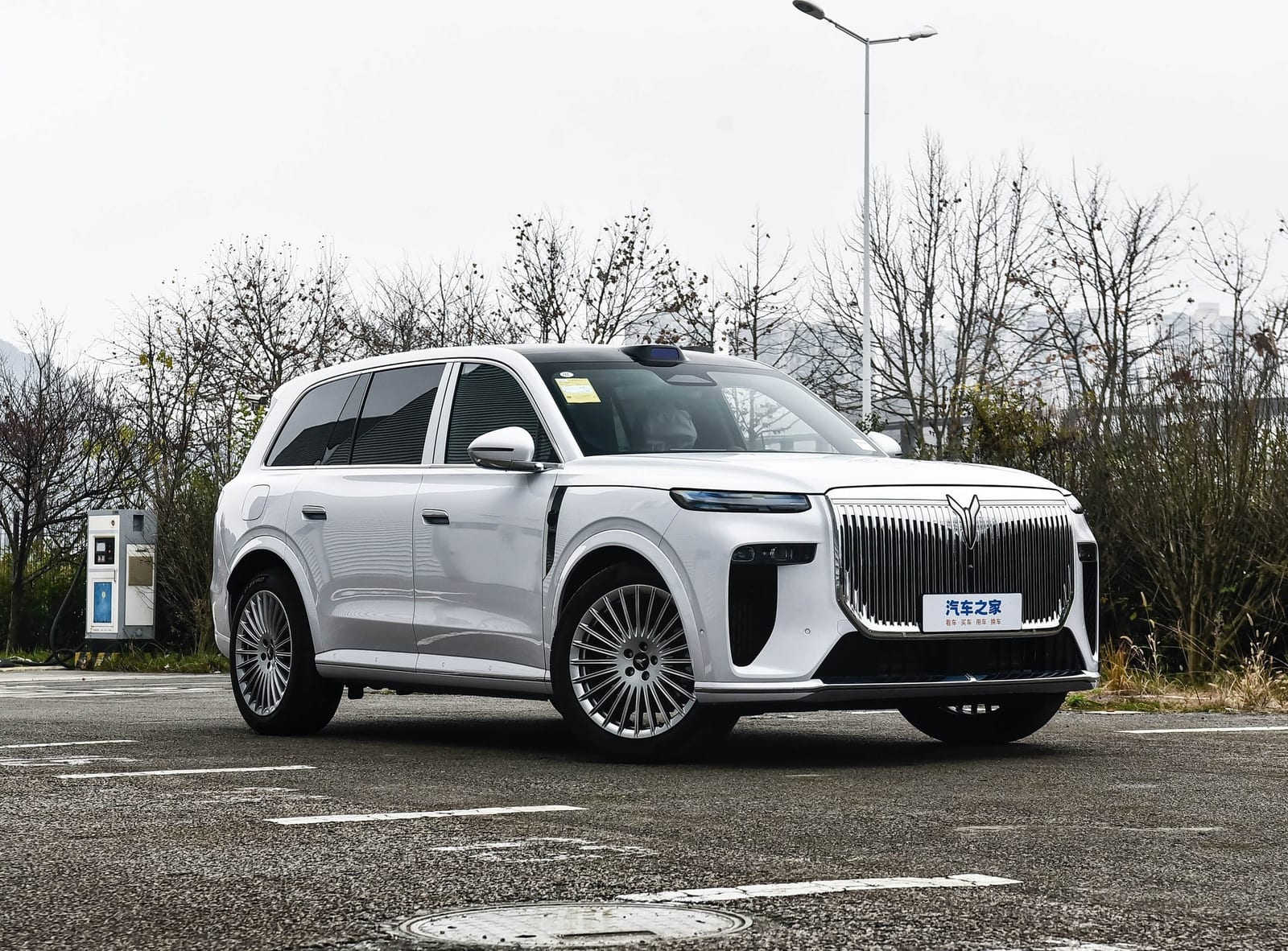 VOYAH TAISHAN PHEV AWD 2026, կողքից