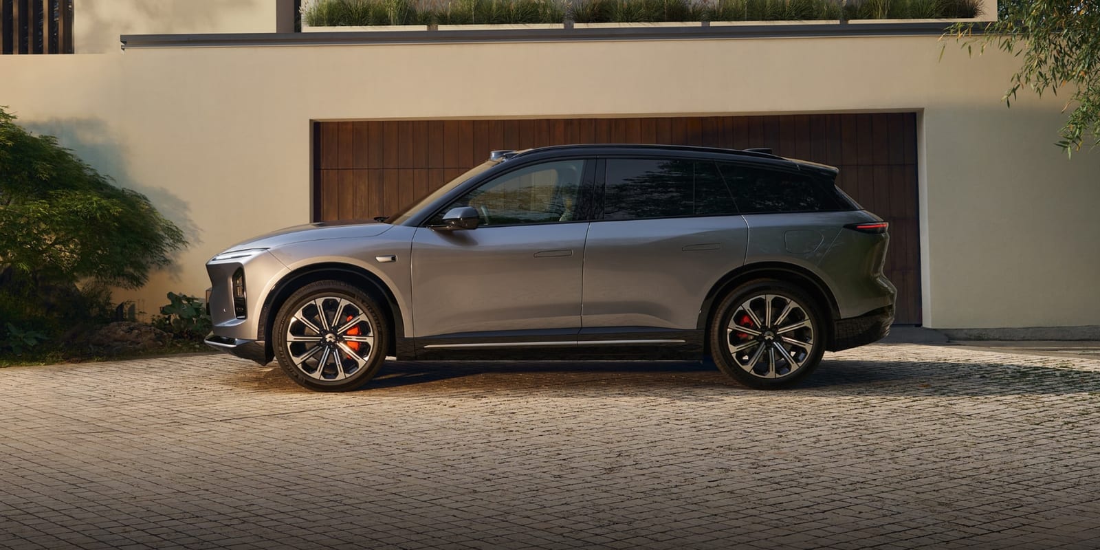 NIO EL6 100 kWh AWD 2026, կողքից