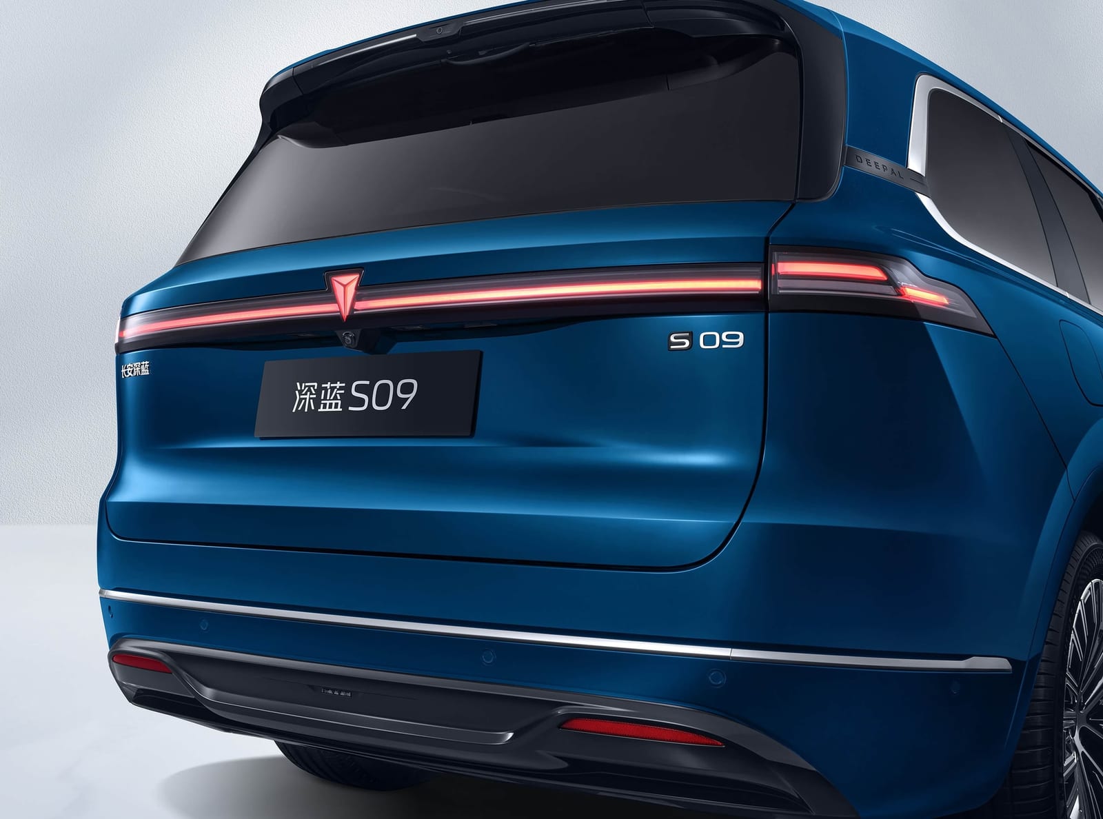CHANGAN DEEPAL S09 AWD Ultra+ Long 2026, հետևից անկյունագծով
