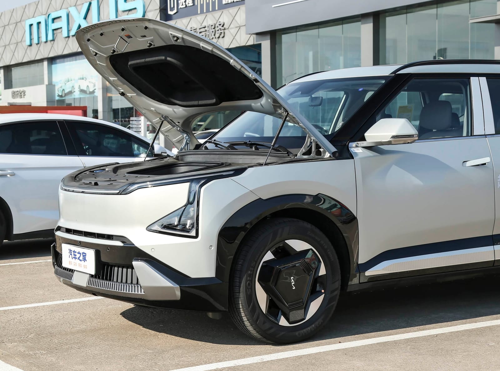 Kia EV5 Air 720 km FWD 2025, առջևից անկյունագծով