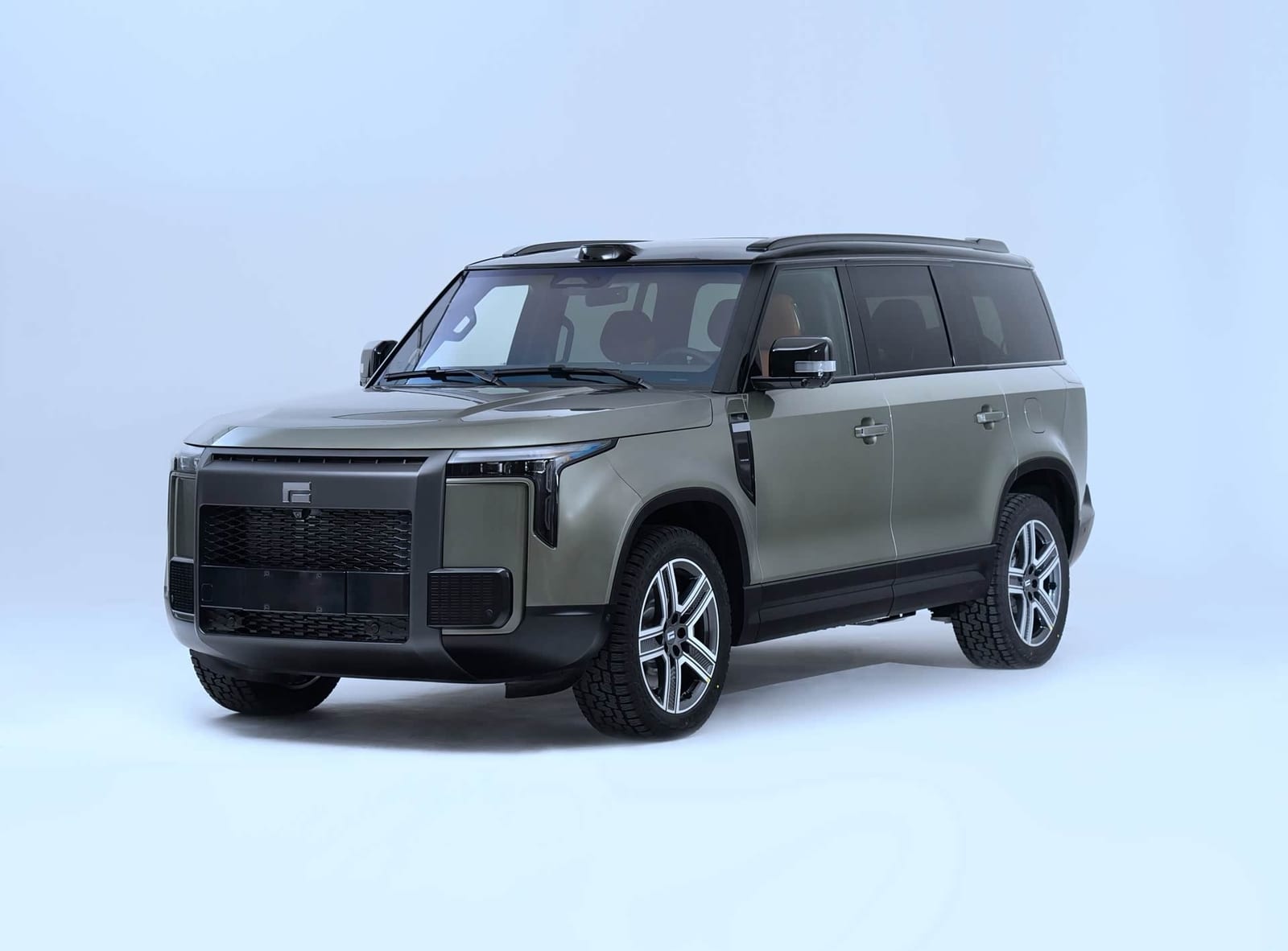 ROX 01 Premium Long Range 6-seat 2026, առջևից անկյունագծով