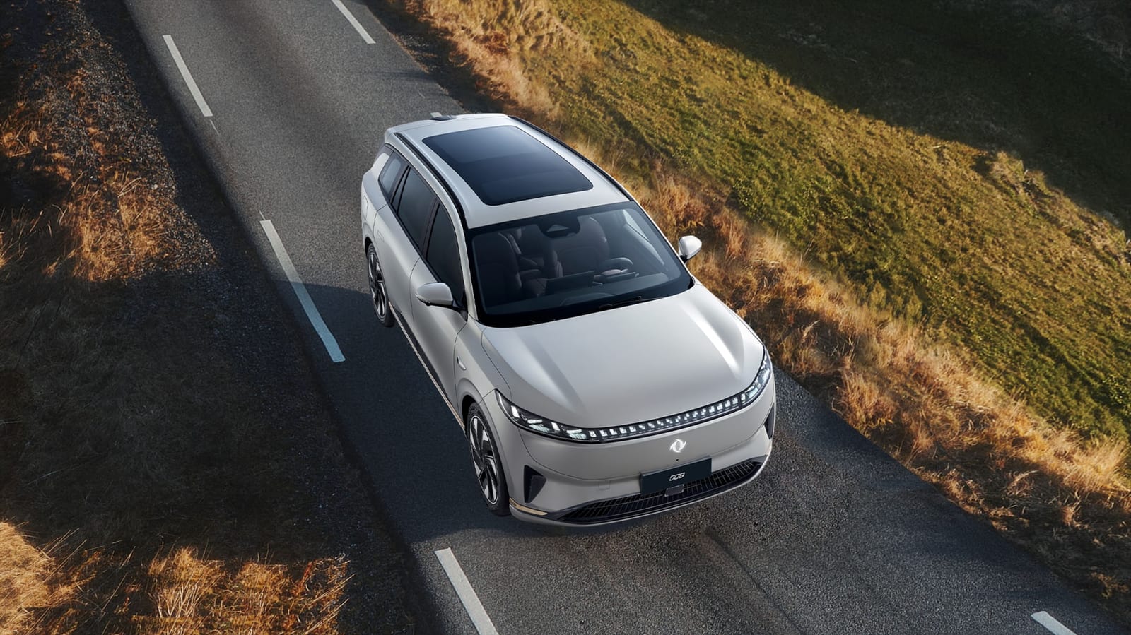 Dongfeng 008 REEV 6-seat RWD 2026, հետևից անկյունագծով